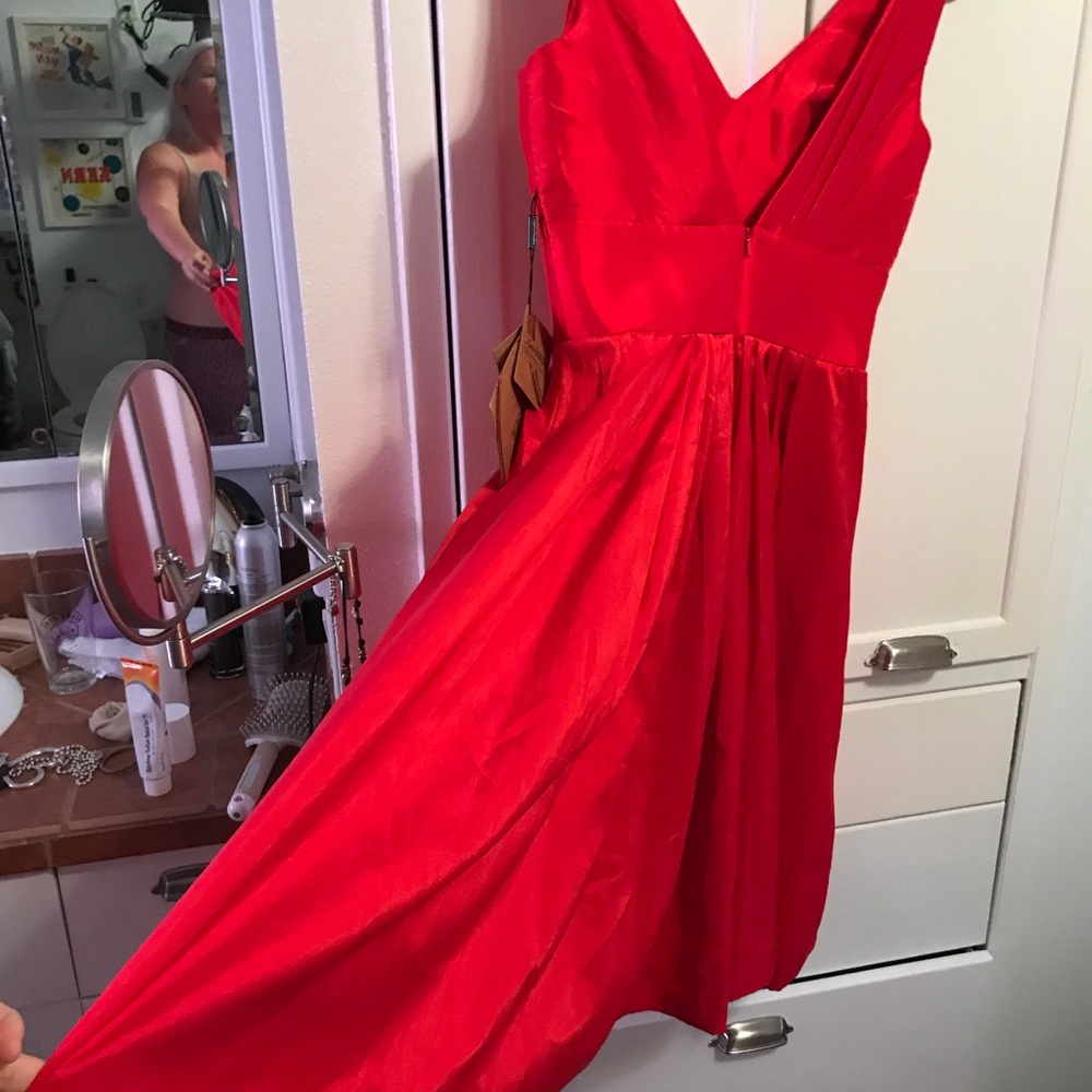 💲⤵️ Stunning Red Cocktail Dress - Picture 8 of 8